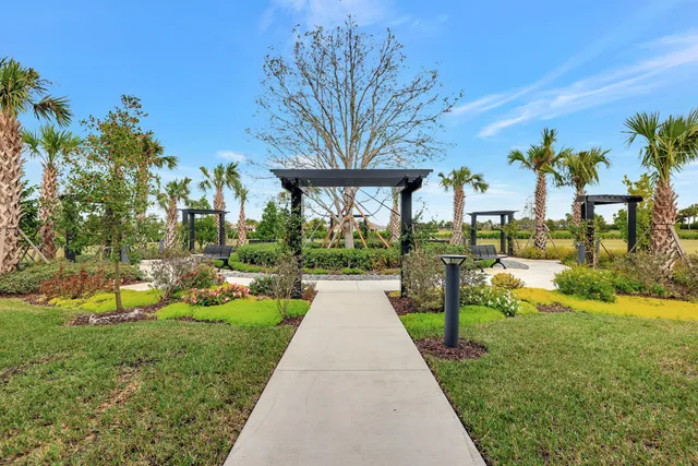 $499,999 | 11870 Southwest Waterford Isle Way, Port St. Lucie, FL 34987
