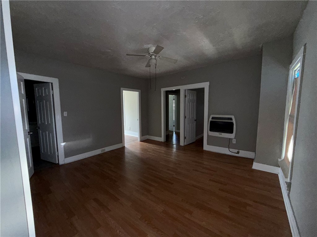 4 Lake Avenue, Unit 2 Auburn, NY 13021 - Photo 2 of 12 Living Room