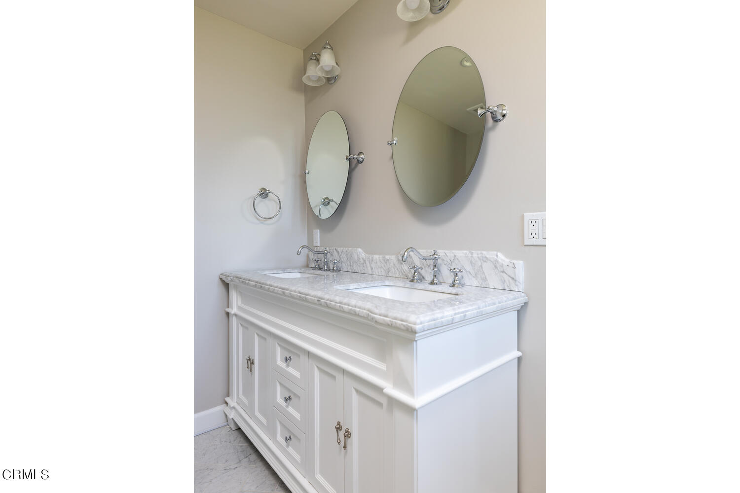 39-41 Ramona Place Camarillo, CA 93010 - Photo 19 of 52 41 Ramona Pl-018-043-Master Bath-MLS_Siz