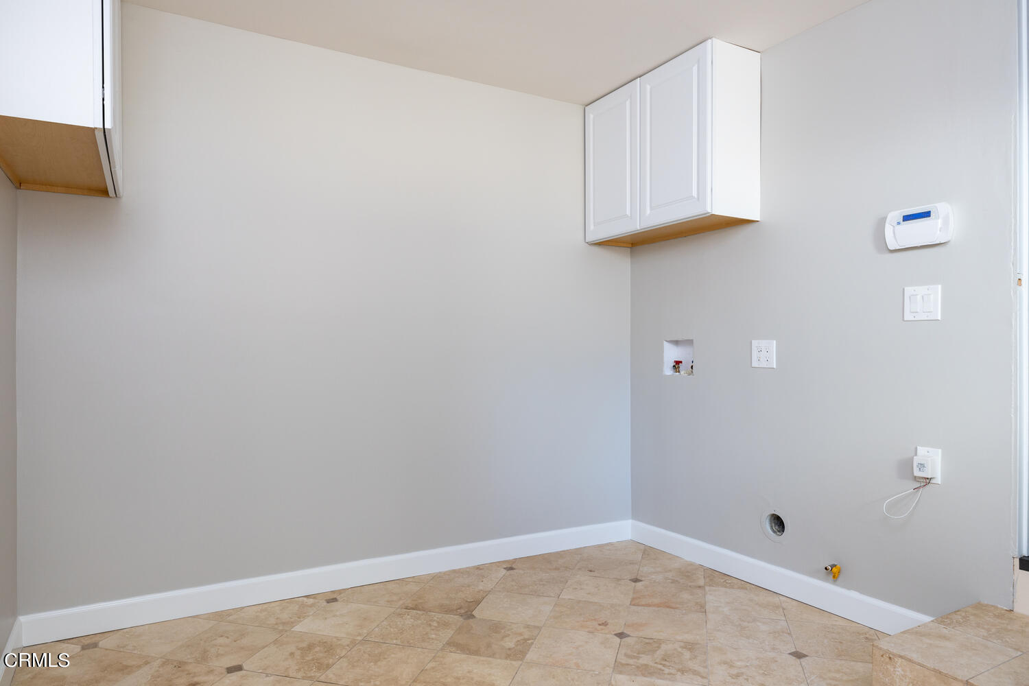 39-41 Ramona Place Camarillo, CA 93010 - Photo 24 of 52 41 Ramona Pl-023-047-Laundry Room-MLS_Si