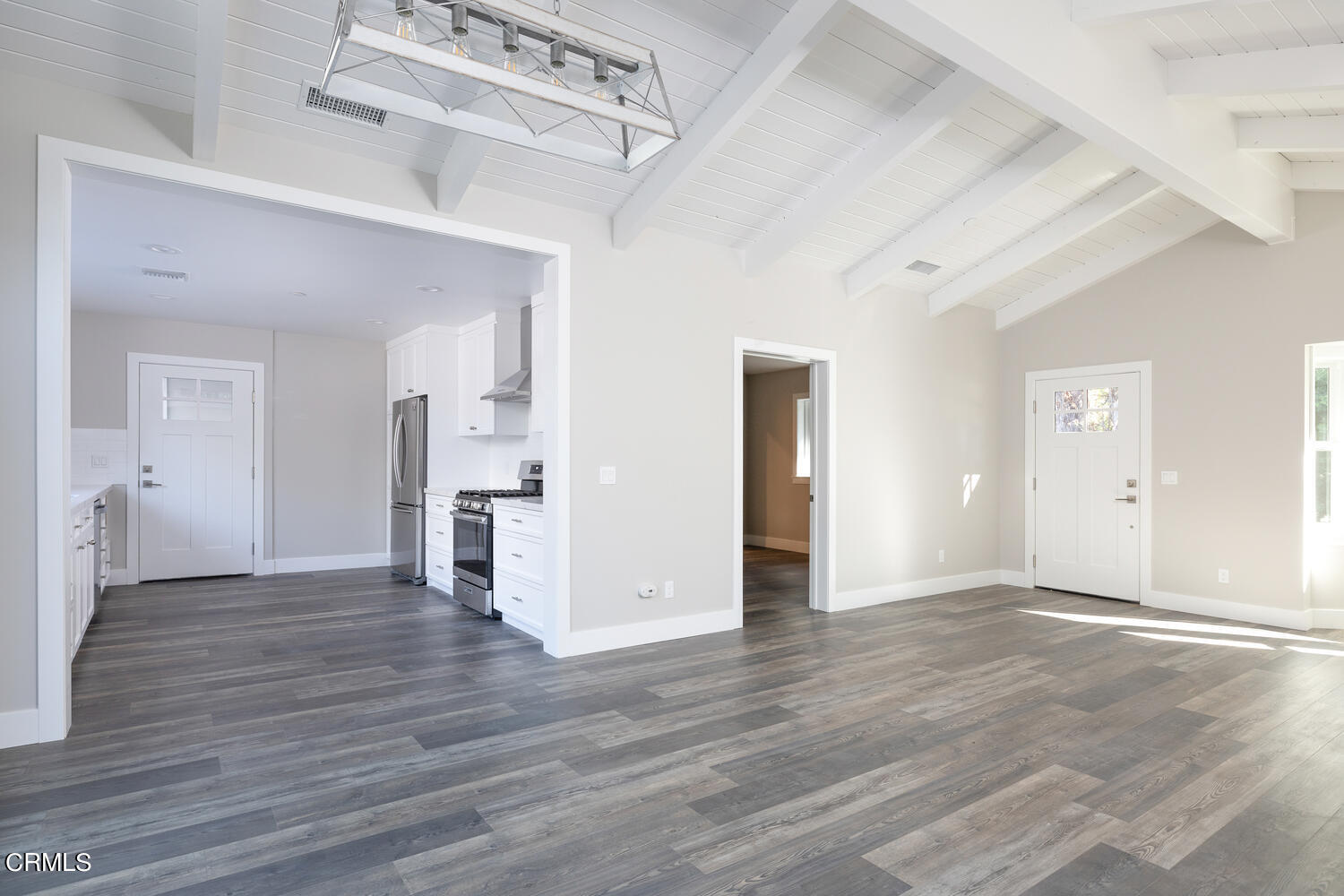 39-41 Ramona Place Camarillo, CA 93010 - Photo 33 of 52 41 Ramona Pl-032-004-ADU Living Room-MLS