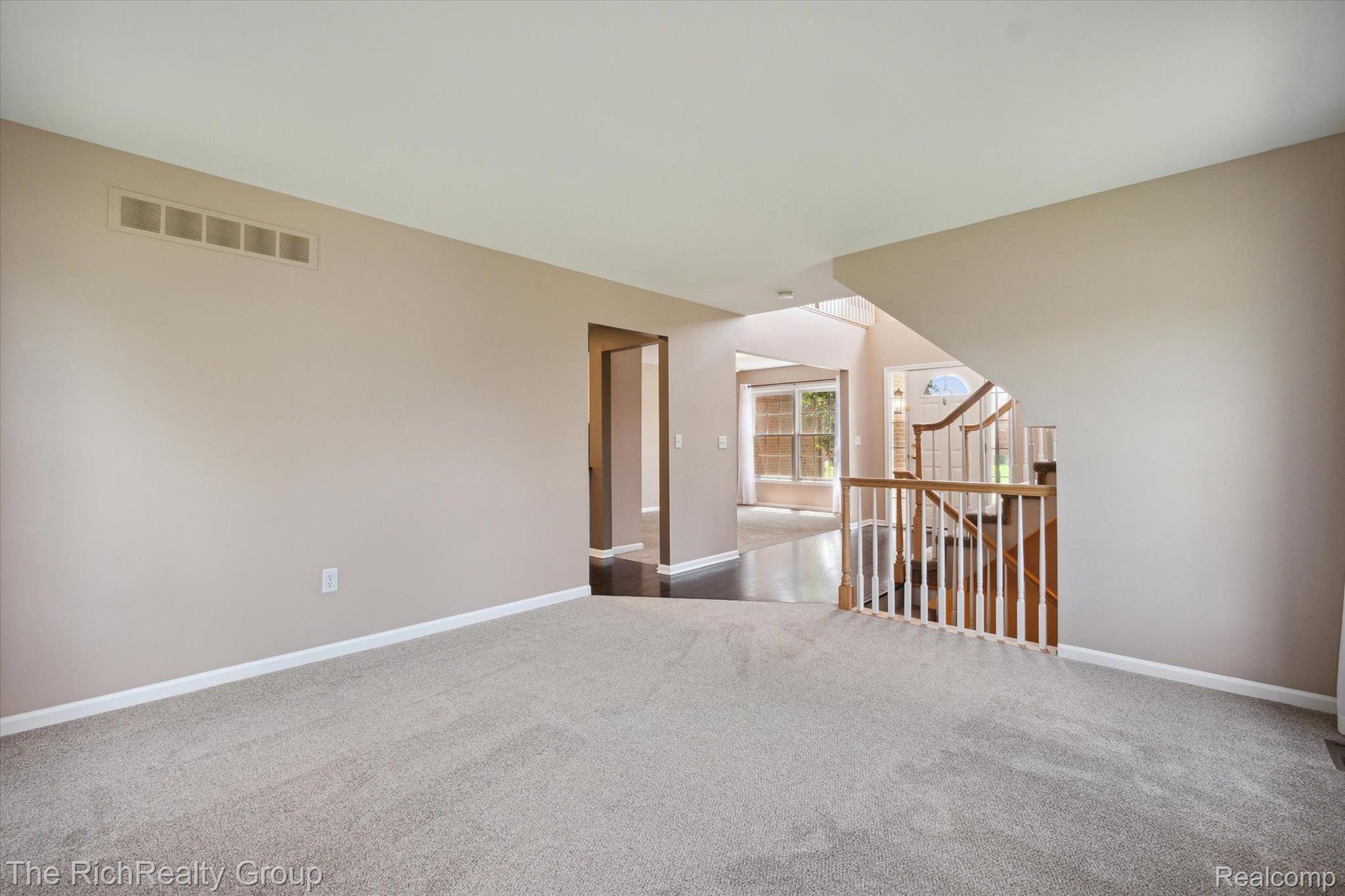 2578 Brilliance Rochester, MI 48309 - Photo 9 of 54 Gallery Image 9