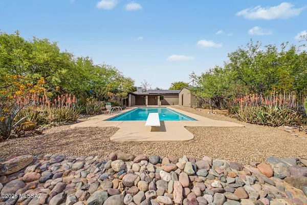 $895,000 | 1514 East Lind Road, Tucson, AZ 85719