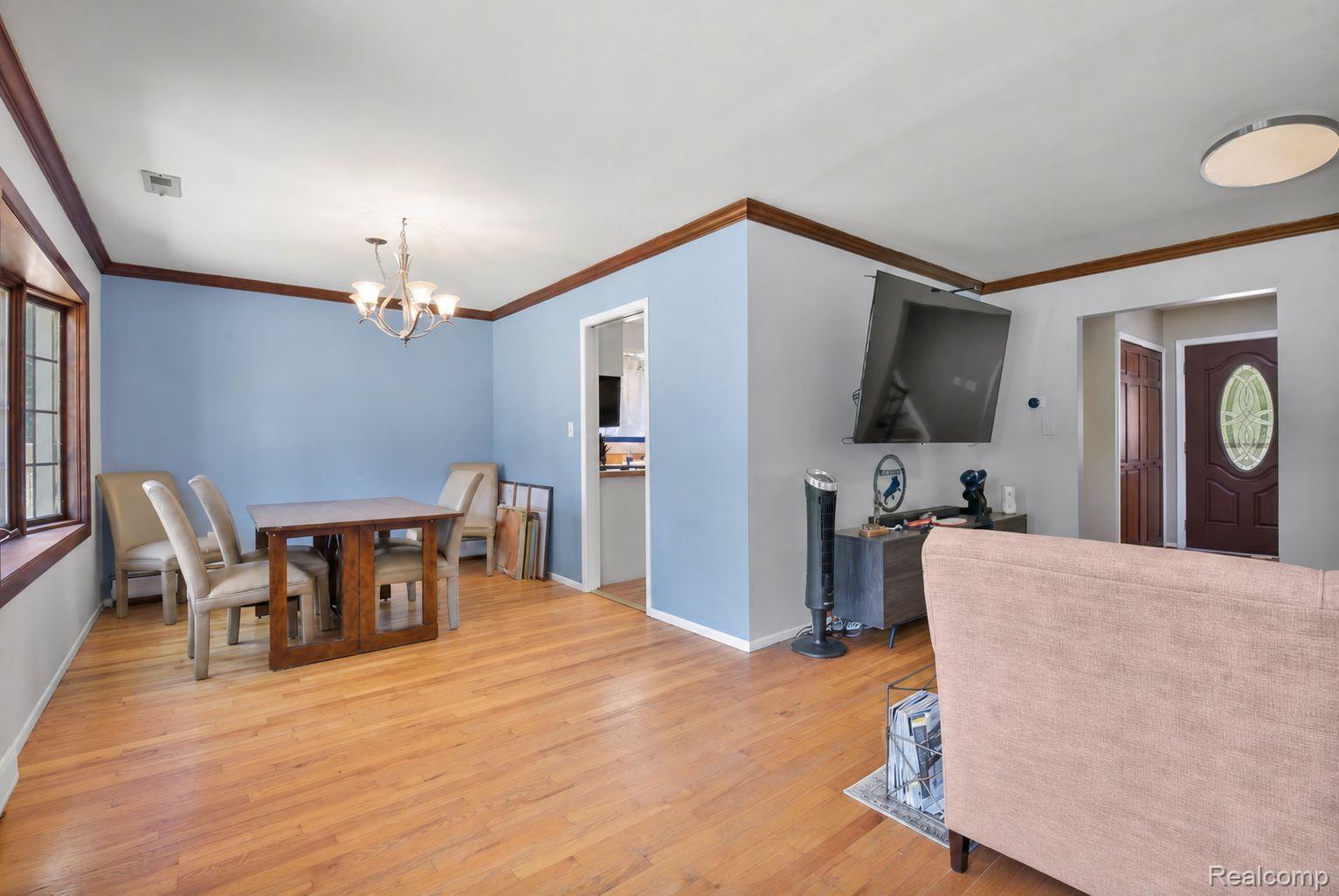 8522 Hampton Road Grosse Ile, MI 48138 - Photo 9 of 48 _BDB1322.jpg