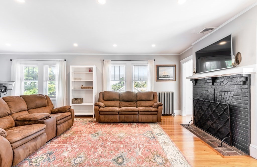 104 Lewis Road, Unit 2 Belmont, MA 02478 - Photo 4 of 25 Gallery Image 4