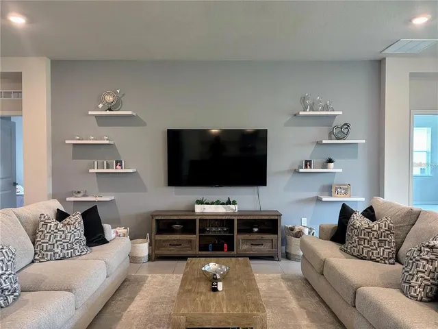 $3,150 | 18108 Fattoria Terrace, Bradenton, FL 34211