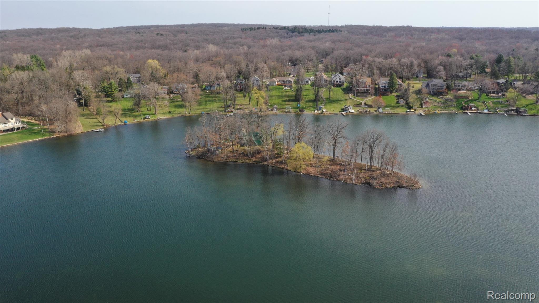 9797 Norman Road Clarkston, MI 48348 - Photo 69 of 82 Island