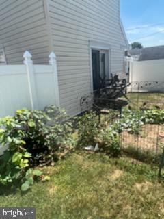548 Broadview Road Upper Darby, PA 19082 - Photo 36 of 40