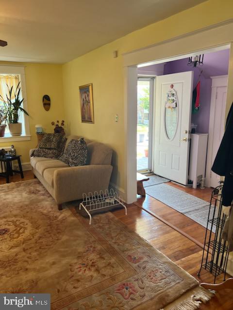548 Broadview Road Upper Darby, PA 19082 - Photo 5 of 40
