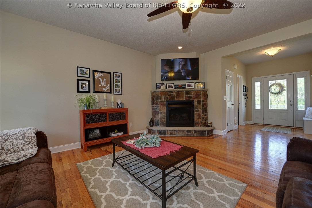 129 Hyde Park Road Winfield, WV 25213 - Photo 6 of 30 Gallery Image 6