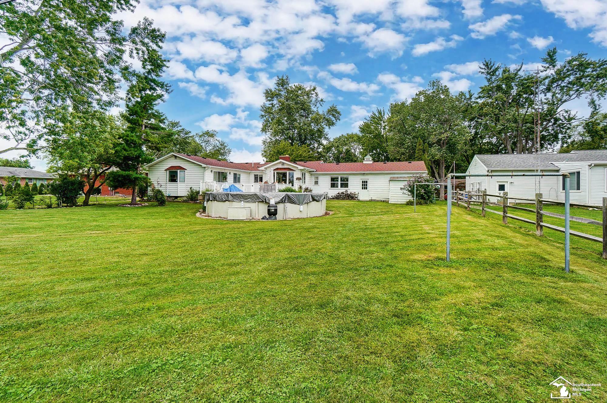 348 Ruff Drive Monroe, MI 48162 - Photo 36 of 46 Gallery Image 36