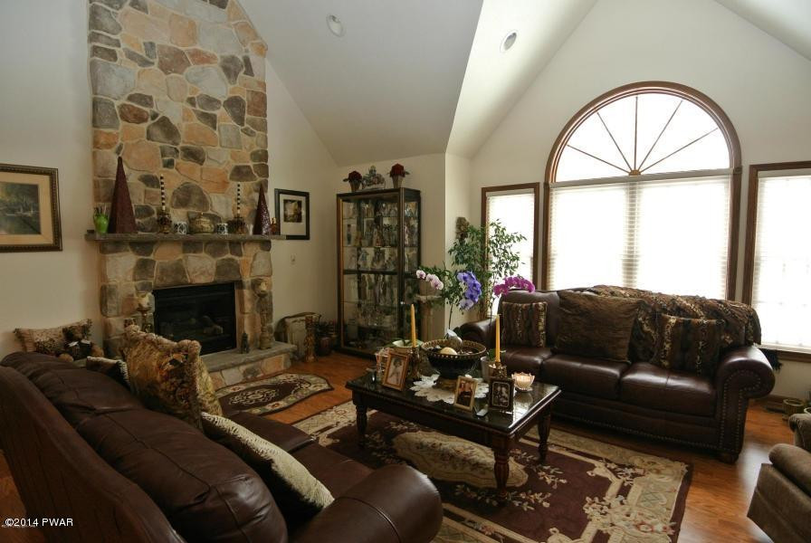 521 Gandolf Road Tamiment, PA 18371 - Photo 11 of 28 Gallery Image 11