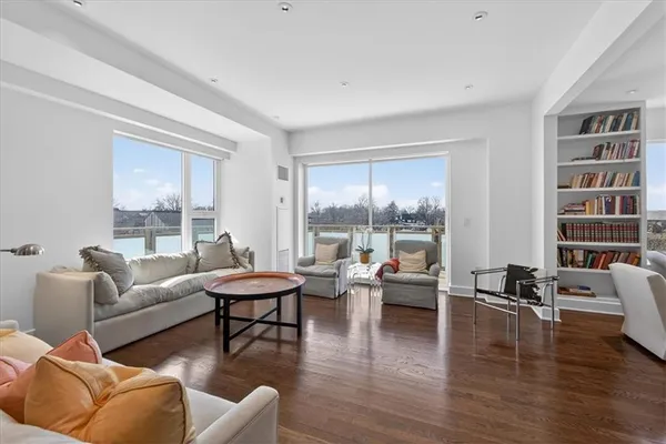 $1,250,000 | 4950 Central Street, Unit 405, Kansas City, MO 64112