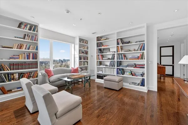$1,250,000 | 4950 Central Street, Unit 405, Kansas City, MO 64112