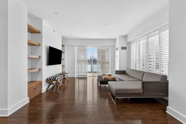 $1,250,000 | 4950 Central Street, Unit 405, Kansas City, MO 64112