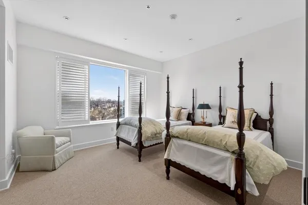 $1,250,000 | 4950 Central Street, Unit 405, Kansas City, MO 64112