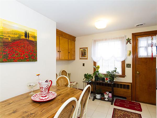 60 Oakmont Road Newton, MA 02459 - Photo 6 of 14