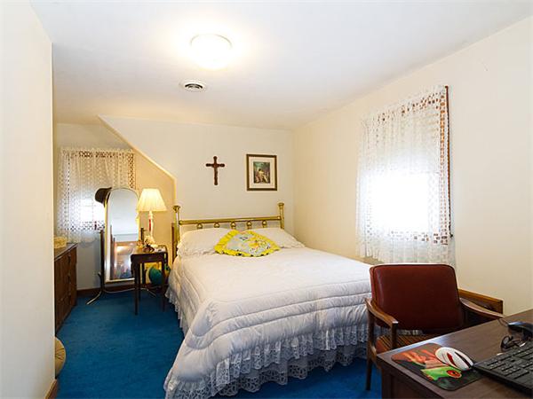 60 Oakmont Road Newton, MA 02459 - Photo 10 of 14