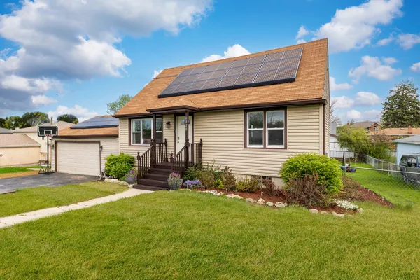 $367,500 | 8820 West 85th Place, Justice, IL 60458