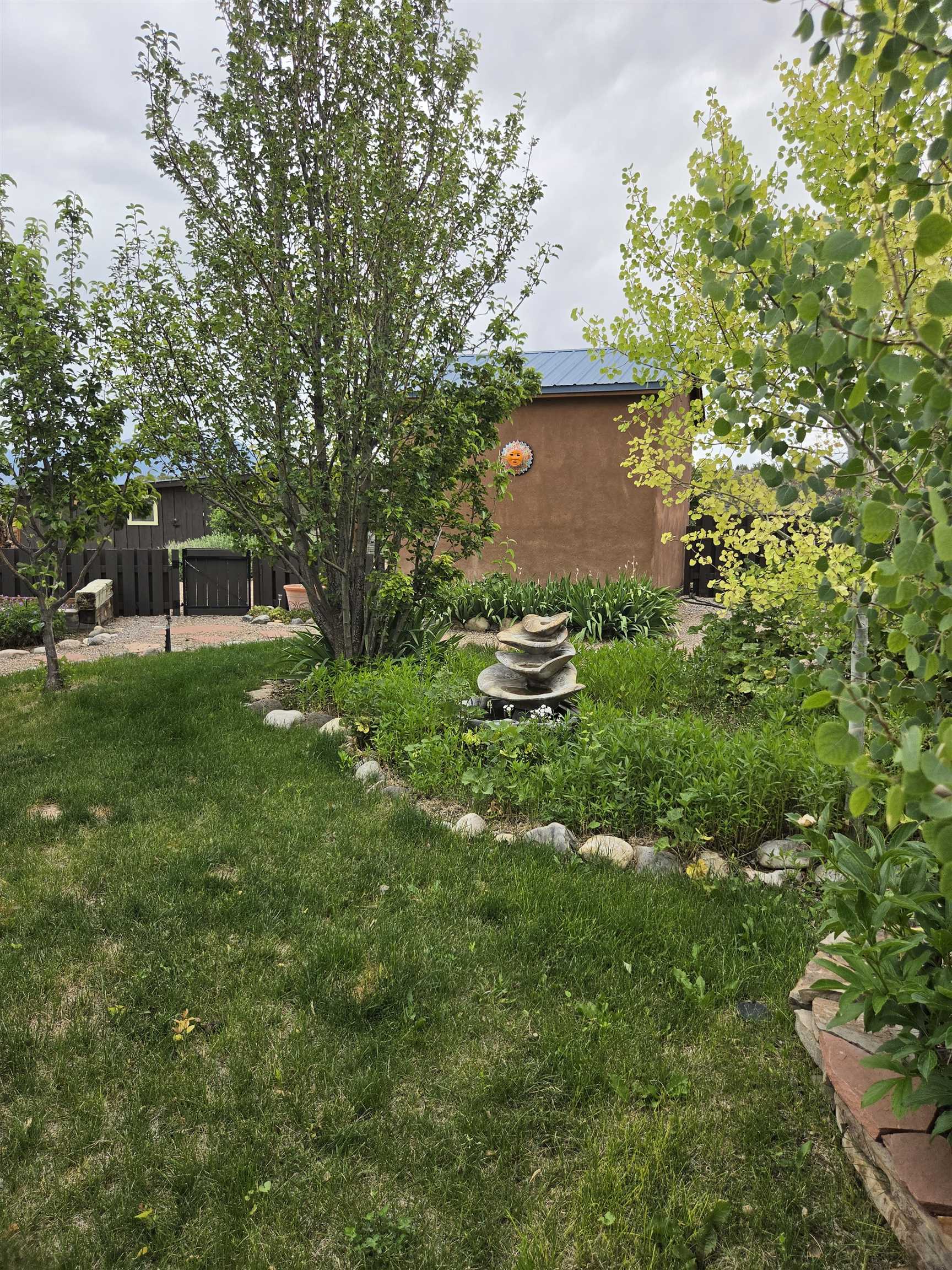 187 Los Rios Road Arroyo Hondo, NM 87513 - Photo 3 of 22