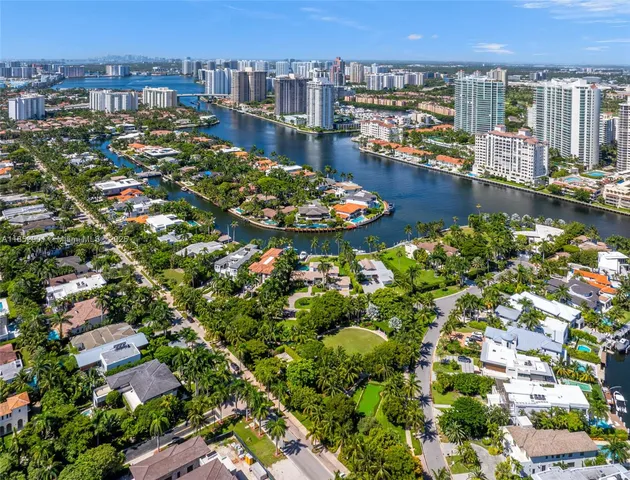 $14,750,000 | 268 S Parkway, Golden Beach, FL 33160