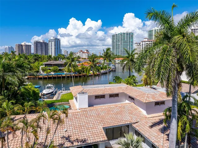 $14,750,000 | 268 S Parkway, Golden Beach, FL 33160