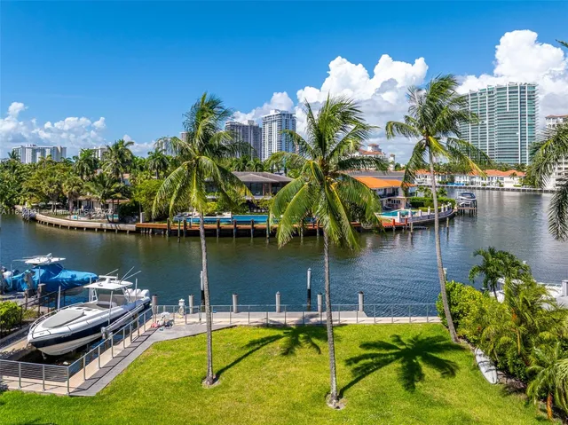 $14,750,000 | 268 S Parkway, Golden Beach, FL 33160