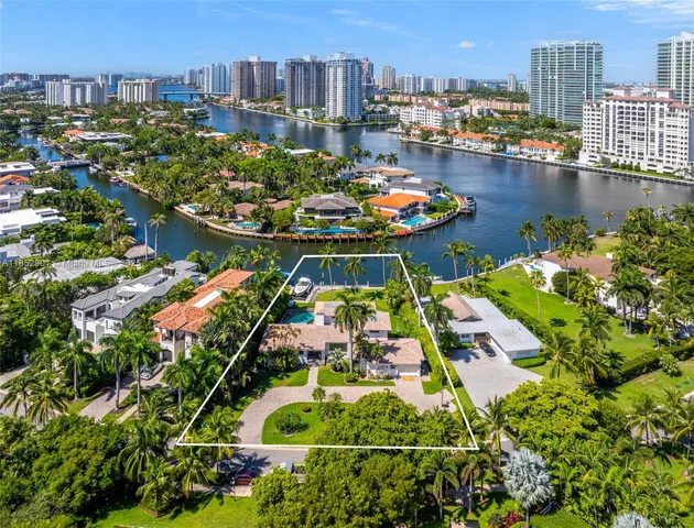 $14,750,000 | 268 S Parkway, Golden Beach, FL 33160