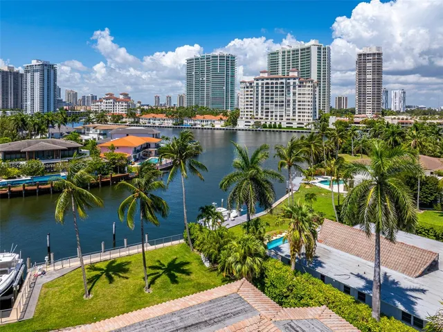 $14,750,000 | 268 S Parkway, Golden Beach, FL 33160