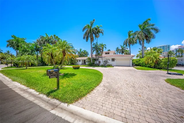 $14,750,000 | 268 S Parkway, Golden Beach, FL 33160