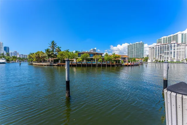 $14,750,000 | 268 S Parkway, Golden Beach, FL 33160