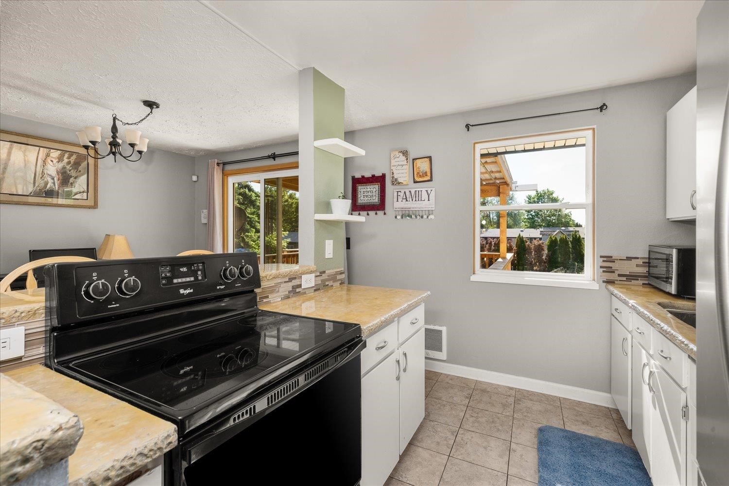 306 South Sommer Road Spokane Valley, WA 99037 - Photo 8 of 28 Gallery Image 8