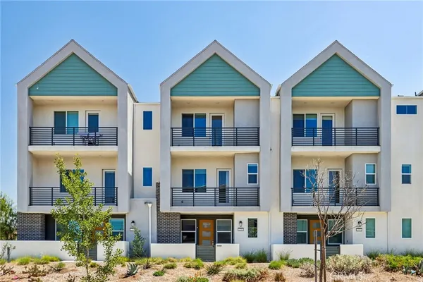 $5,400 | 275 Sash, Irvine, CA 92618