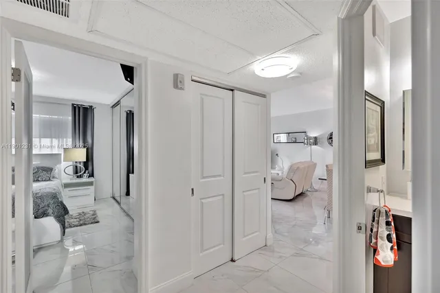 $172,000 | 4705 Northwest 35th Street, Unit 501, Lauderdale Lakes, FL 33319