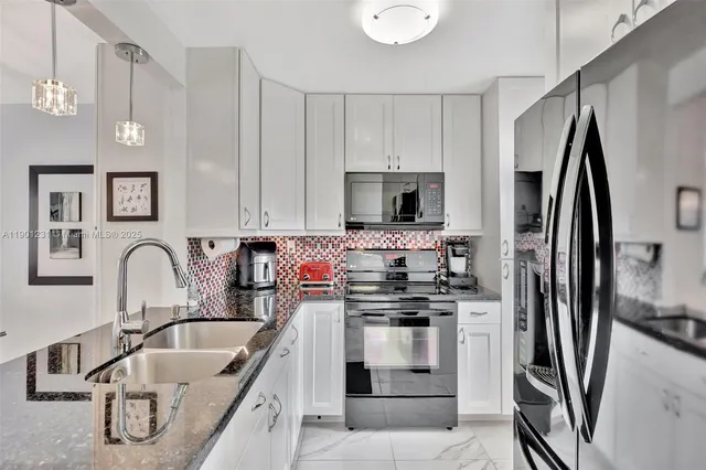 $172,000 | 4705 Northwest 35th Street, Unit 501, Lauderdale Lakes, FL 33319