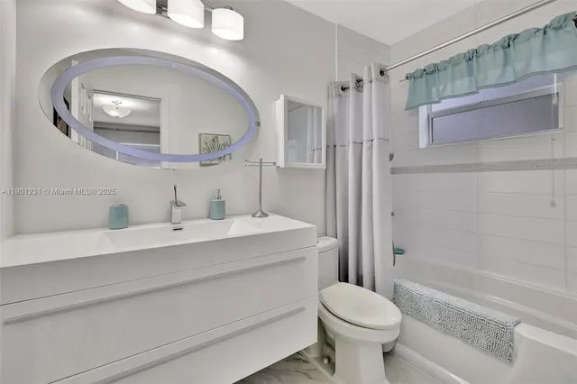 $172,000 | 4705 Northwest 35th Street, Unit 501, Lauderdale Lakes, FL 33319