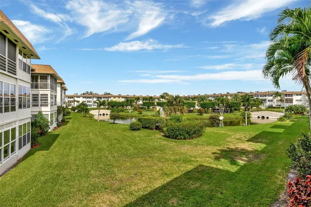 $172,000 | 4705 Northwest 35th Street, Unit 501, Lauderdale Lakes, FL 33319