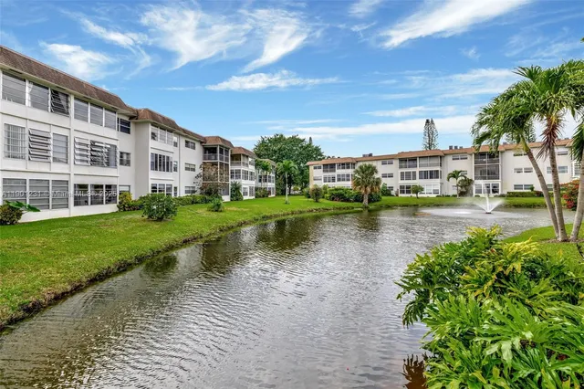 $172,000 | 4705 Northwest 35th Street, Unit 501, Lauderdale Lakes, FL 33319