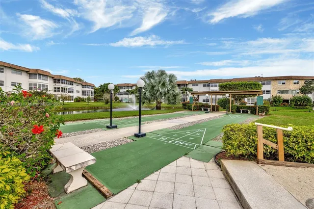 $172,000 | 4705 Northwest 35th Street, Unit 501, Lauderdale Lakes, FL 33319
