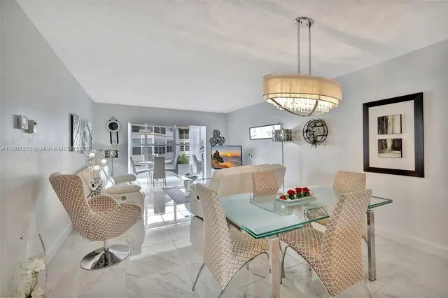 $172,000 | 4705 Northwest 35th Street, Unit 501, Lauderdale Lakes, FL 33319