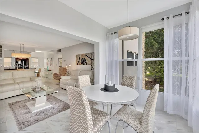 $172,000 | 4705 Northwest 35th Street, Unit 501, Lauderdale Lakes, FL 33319