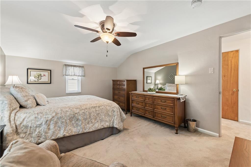 945 Roland Road Pittsburgh, PA 15221 - Photo 23 of 35