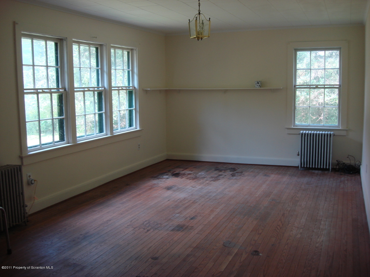 46 Benton Road Dalton, PA 18414 - Photo 3 of 9 Gallery Image 3