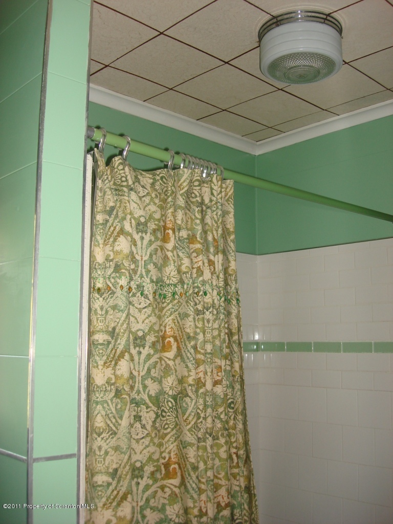 46 Benton Road Dalton, PA 18414 - Photo 7 of 9 Gallery Image 7