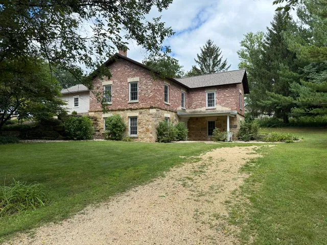 $449,900 | 149 Merry Christmas Lane, Mineral Point, WI 53565