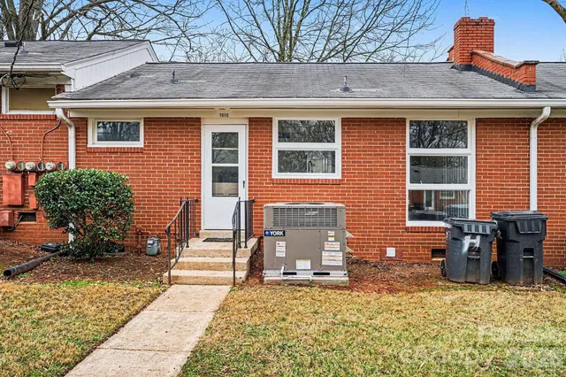 $229,900 | 1010 Andover Road, Charlotte, NC 28211