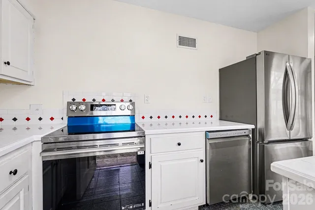 $229,900 | 1010 Andover Road, Charlotte, NC 28211