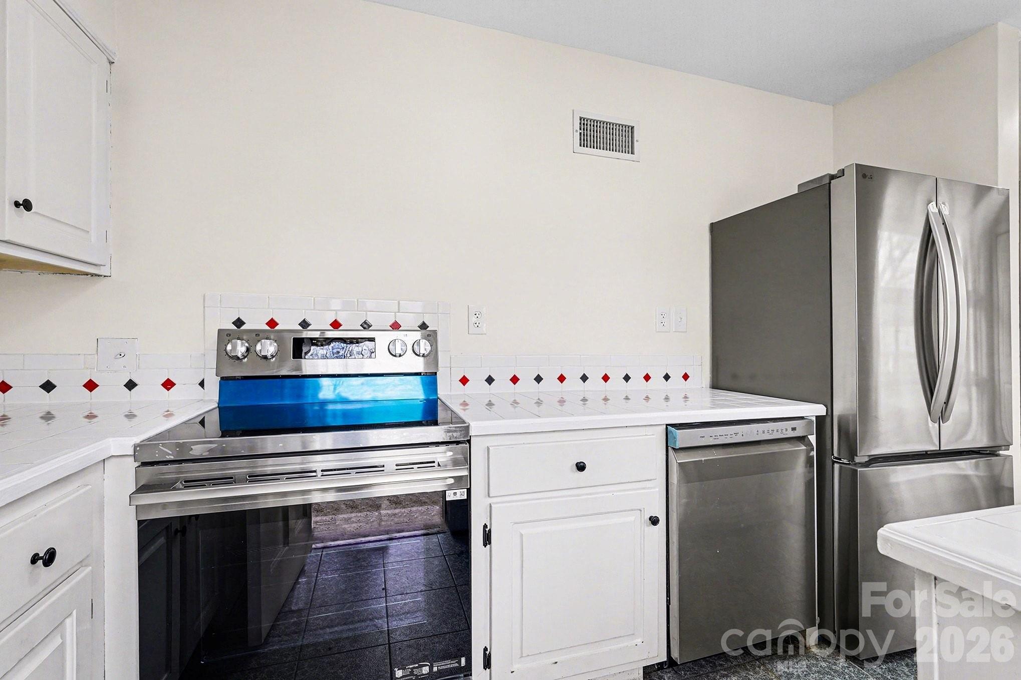 1010 Andover Road Charlotte, NC 28211 - Photo 6 of 15