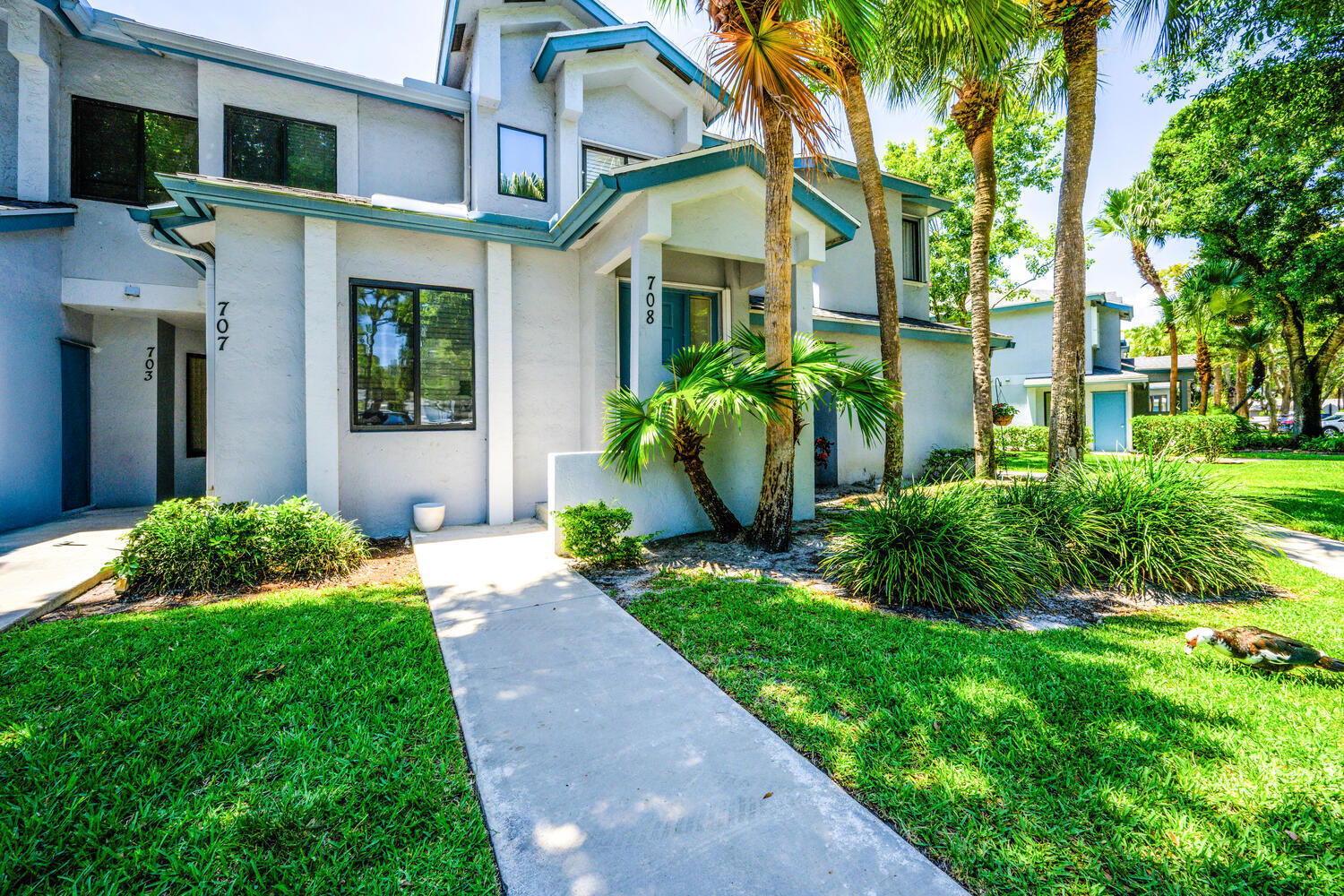 708 Harbour Pointe Way-large-001-041-DSC