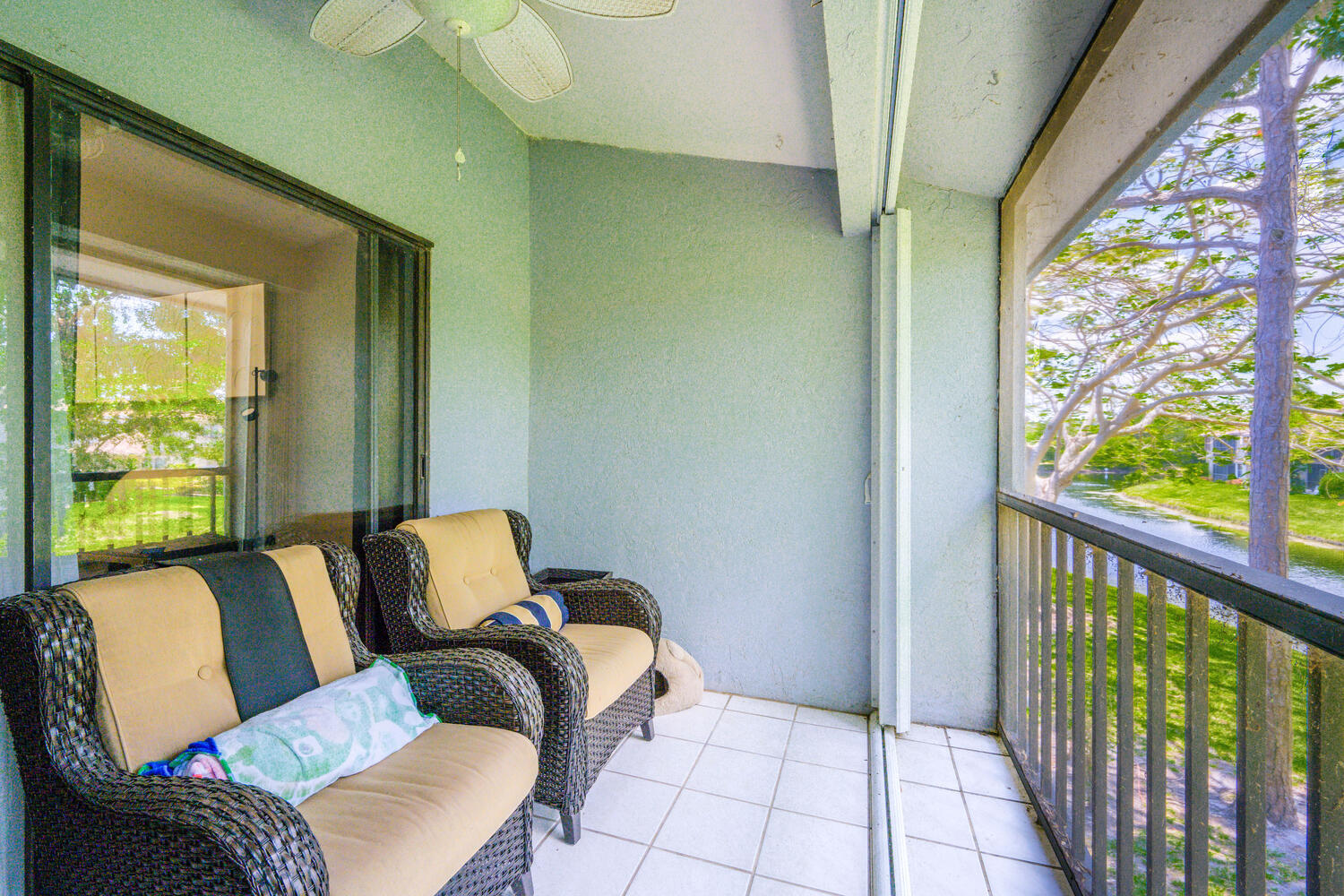 708 Harbour Pointe Way Greenacres, FL 33413 - Photo 28 of 45 708 Harbour Pointe Way-large-019-054-DSC